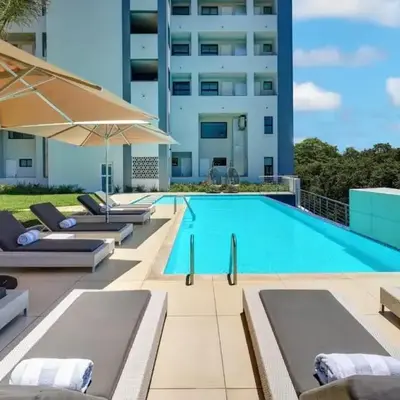 Menlyn apartment with ensuit Regency Hotel