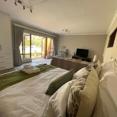 Olive Branch Cottage off grid