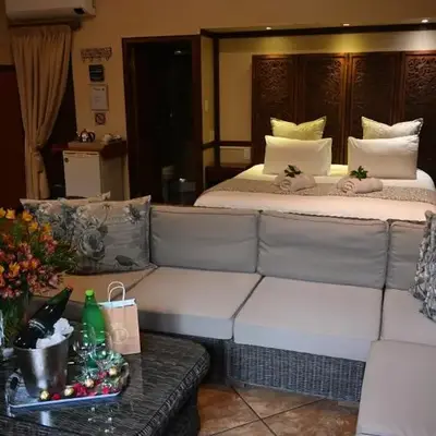 LUXURY EN-SUITE ROOM WITH LOUNGE @ 4 STAR GUEST HOUSE