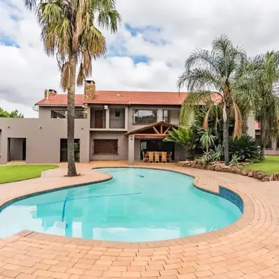 150 Jacaranda Guesthouse