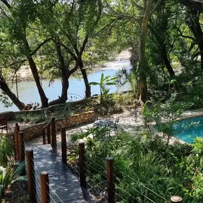 Paradise River Lodge