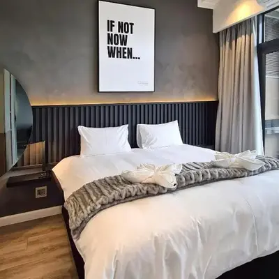 11 Floors in the Sky - Luxurious 1 Bedroom
