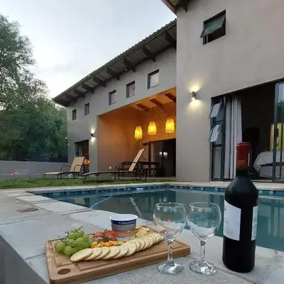 Afri Villa Stays - Luxury Bush Villa Hyena