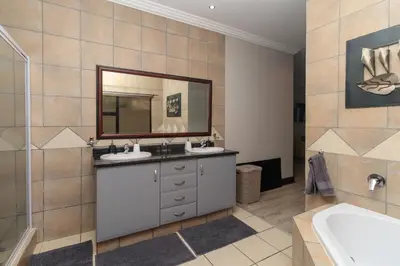 Gallery image of Lakeview@Pecanwood in Hartbeespoort