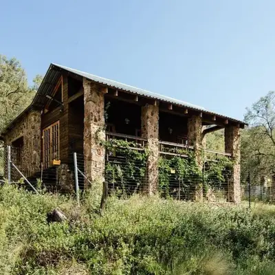 Stone cottage in Haarties